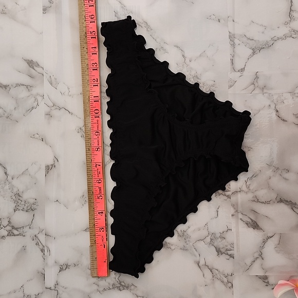 Set of Cheeky Bikini Bottoms size large - Picture 11 of 16